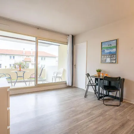Studio Les Demeures Du Golf By Interhome * Biarritz