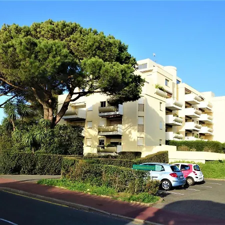 Studio Les Demeures Du Golf By Interhome
