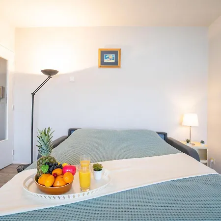 Apartment Studio Les Demeures Du Golf By Interhome